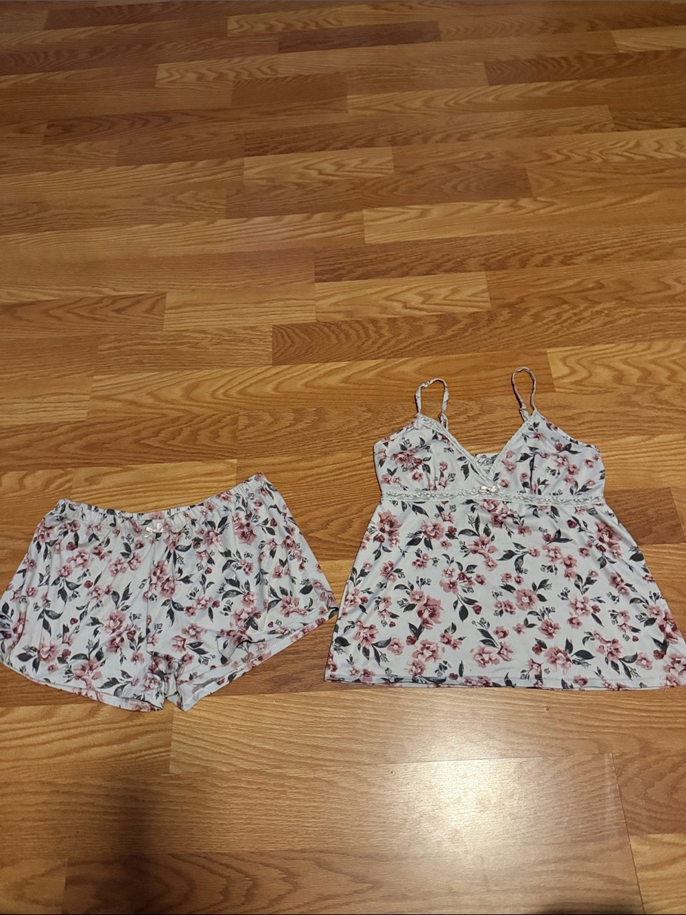 Marilyn Monroe White Floral Lace-Trim Cami & Shorts Set